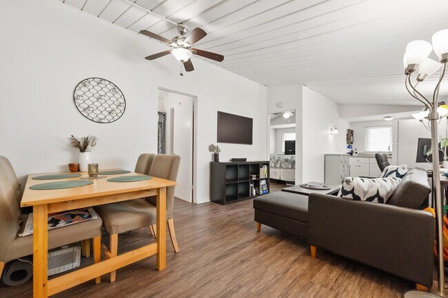 Foto del edificio - 4305-7 Temecula St