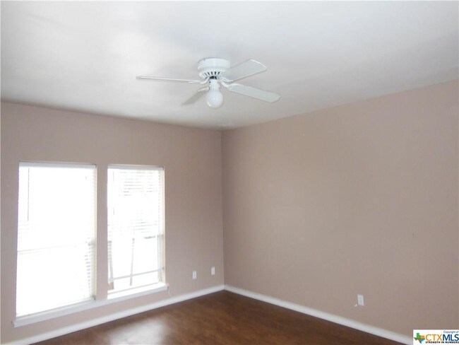 Building Photo - 1641 Kuehler Ave