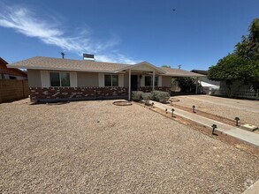Building Photo - 1040 S Grand