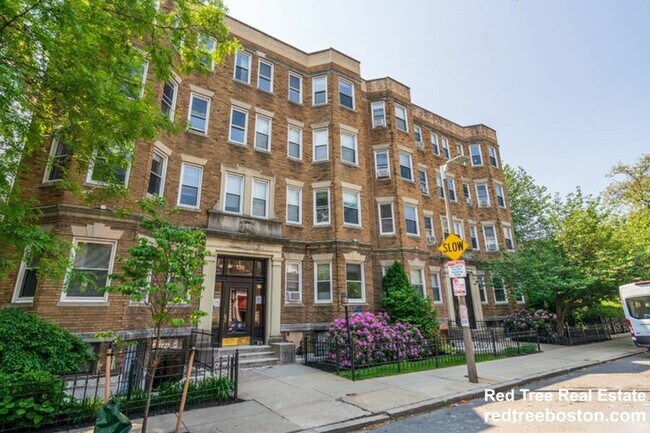 Building Photo - 124 Peterborough St