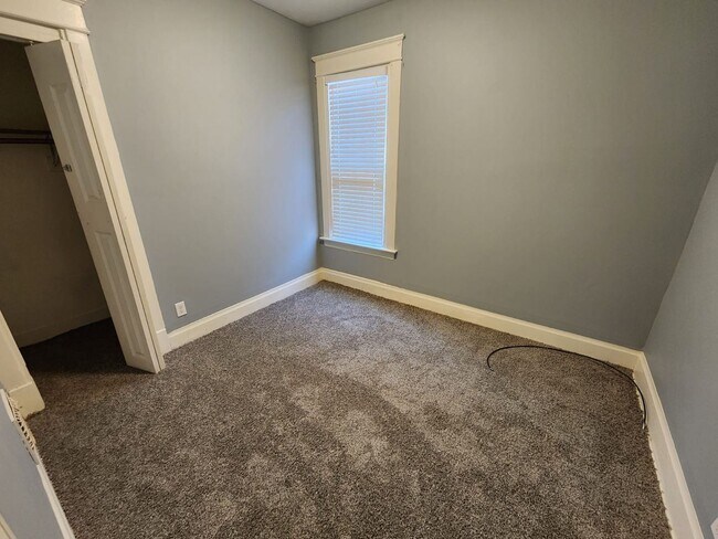 Foto del edificio - 2 br, 1 bath House - 754 E 8th St