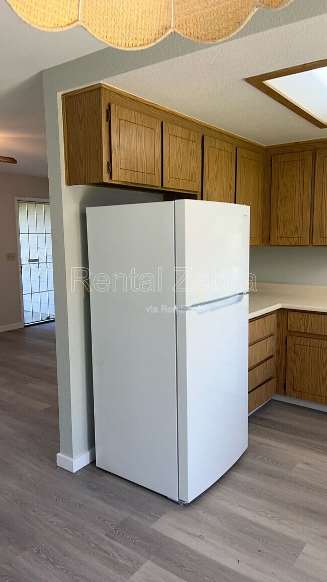 Building Photo - 1891 Santa Monica St