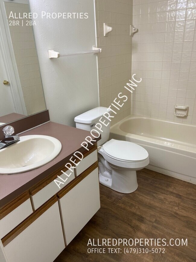 Building Photo - Cozy Duplex in Fayetteville