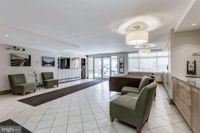 Foto del edificio - 2401 H St NW