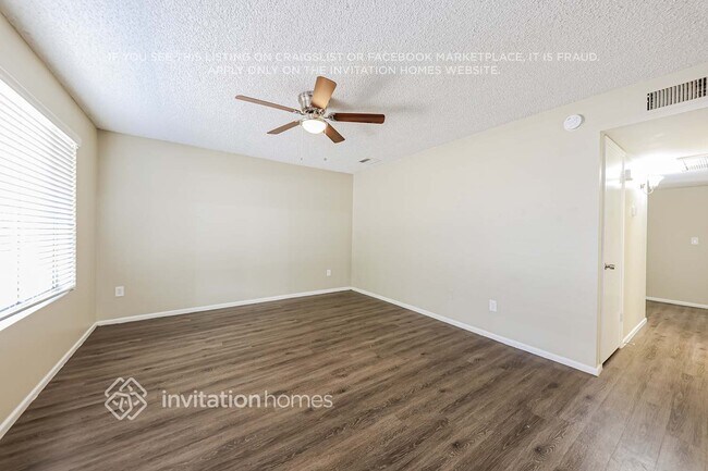 Foto del edificio - 2929 W Michelle Dr