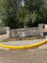 Building Photo - 4444 N Victory Dr