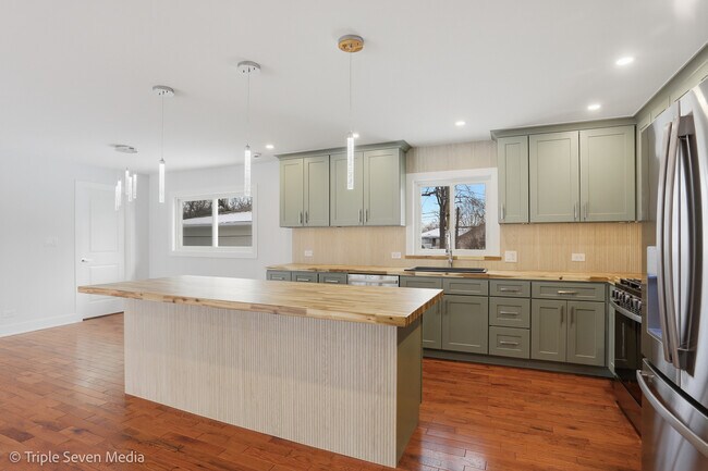 Building Photo - 505 Geronimo St