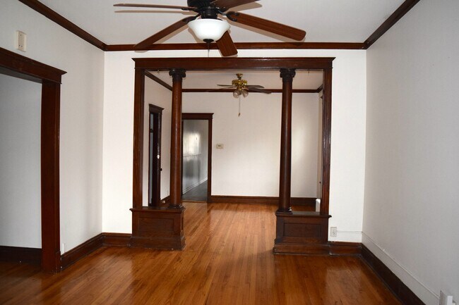 Building Photo - 914 Marengo Ave