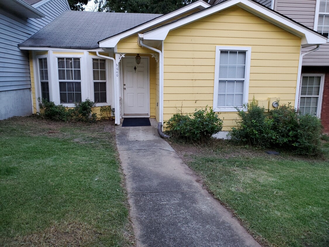 5640 Waterford Ct, Lake City, GA 30260 Townhome Rentals in Lake City