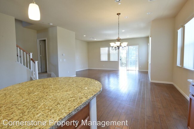 Building Photo - 4 br, 3.5 bath House - 3051 Ruby Ave