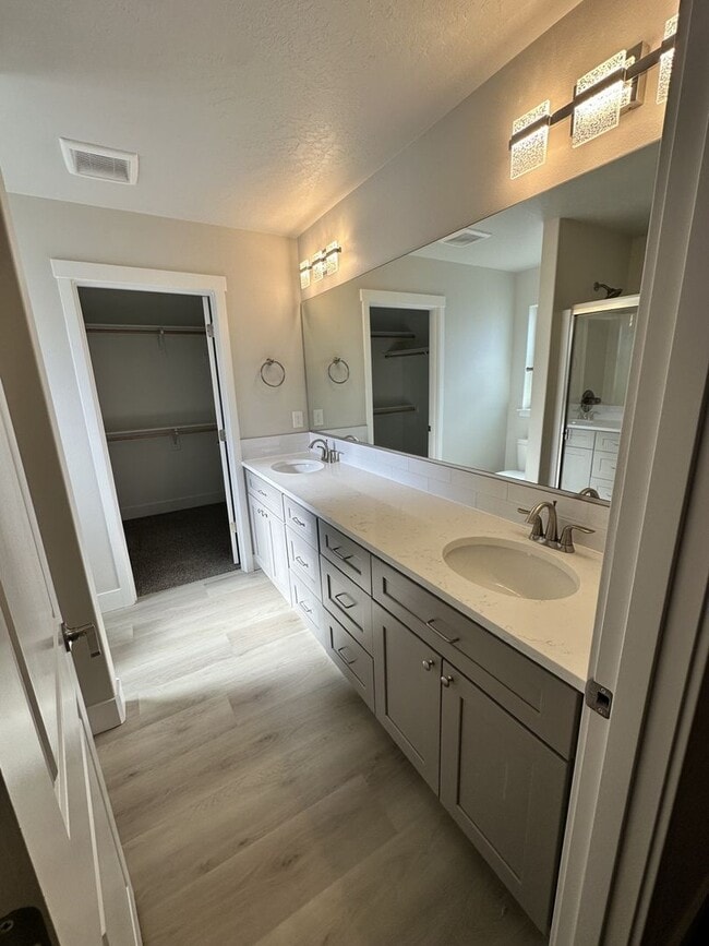 Building Photo - Beautiful 3-Bedroom, 2 Bath Home in Pasco!