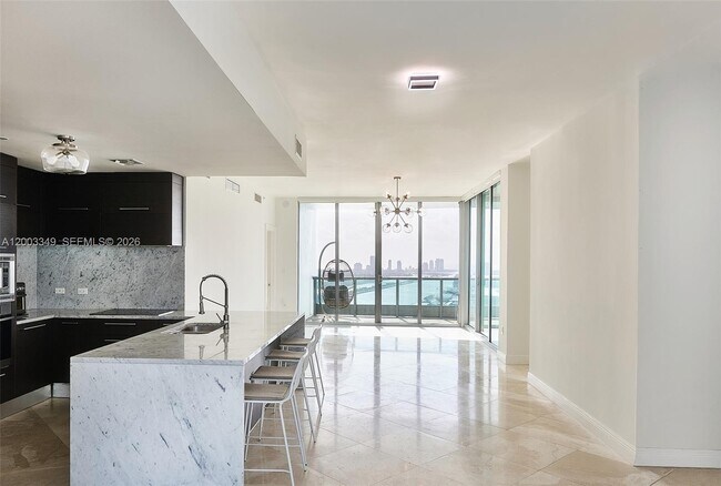 Foto del edificio - 900 Biscayne Blvd