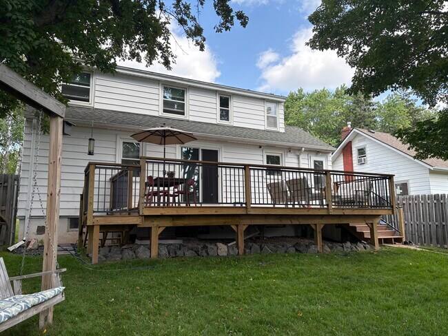 Building Photo - 4112 Gladstone St