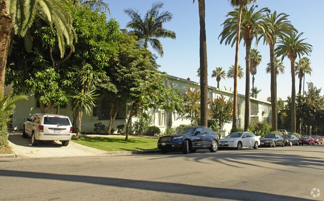 Building Photo - 1710 Camino Palmero St