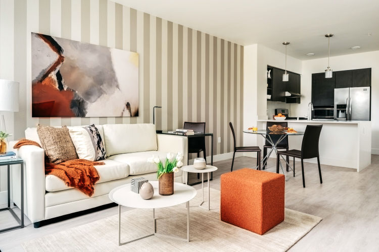 Foto principal - 520 E Weddell Dr