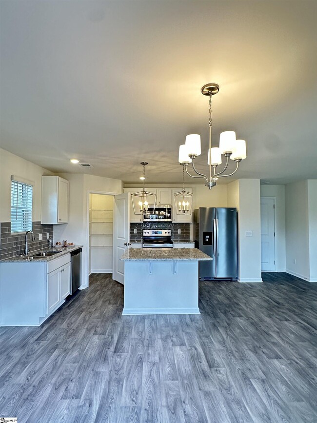 Foto del edificio - 6039 Willutuck Dr