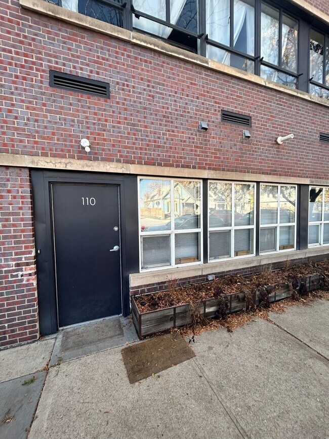 Foto del edificio - 1777 E 39th Ave