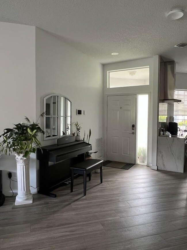Building Photo - 2591 Country Golf Dr