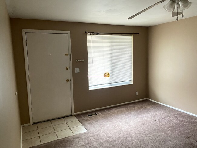 Foto del edificio - 824-826 E White Maple Way (3700 S)