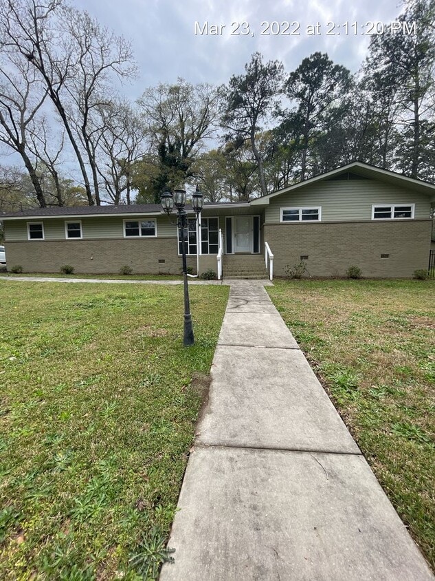 15 Woodland Ct, Daleville, AL 36322 House Rental in Daleville, AL