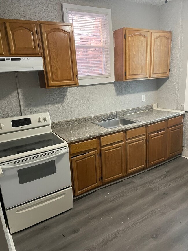 Foto del edificio - Three-Bedroom Home In Baltimore