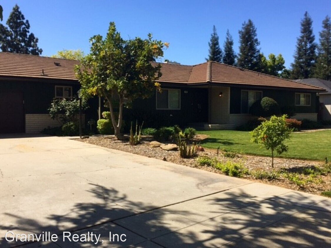 Foto principal - 4 br, 2.5 bath House - 1657 W. Ellery Way