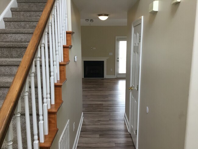 Building Photo - 451 Riverwalk Drive