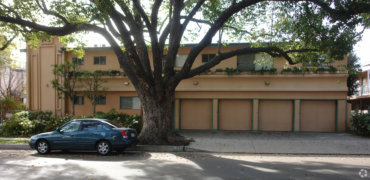 Primary Photo - Mar Vista Apartments