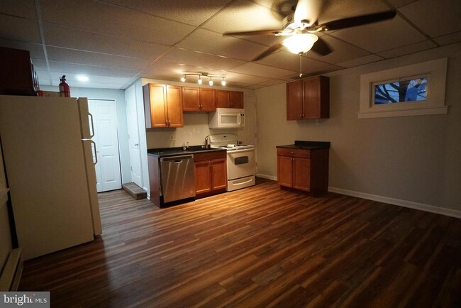 Foto del edificio - 215 W Summit St