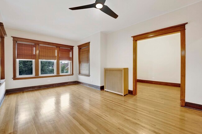 Building Photo - 3087 N Haussen Ct