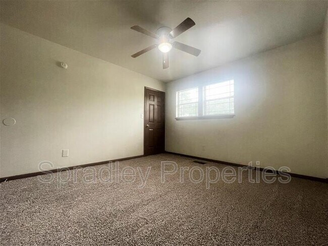 Foto del edificio - 1033 N Wall St