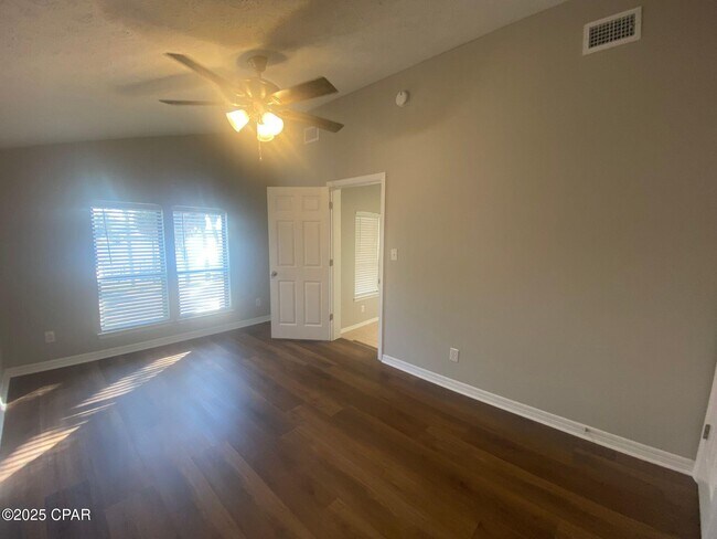 Building Photo - 388 Massalina Dr