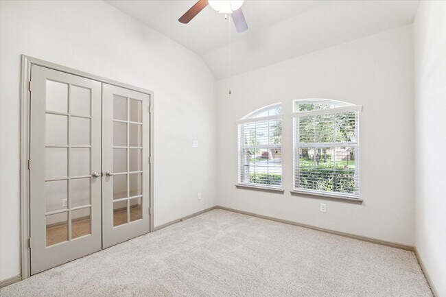 Building Photo - Move-in ready home for lease!