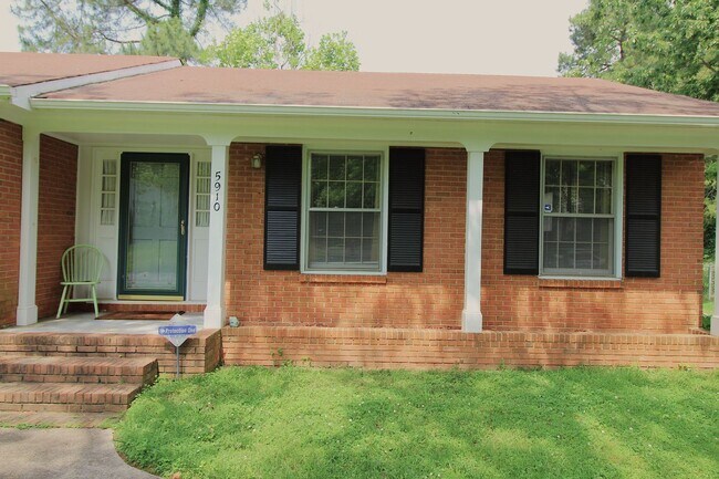 Building Photo - 3 Bedroom Brick Ranch in Idlewild Farms