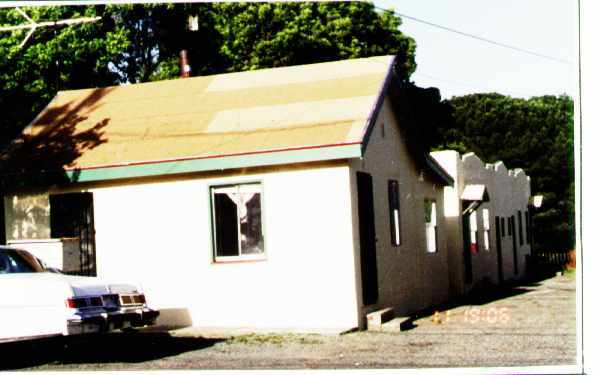 Building Photo - 83 Alberts Ave