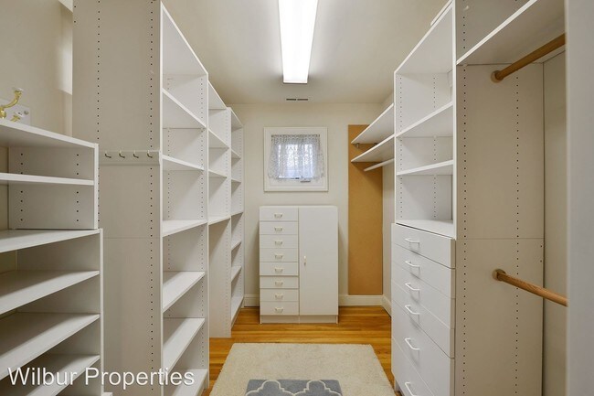 Foto del edificio - 6 br, 4 bath House - 780 Knoll Drive