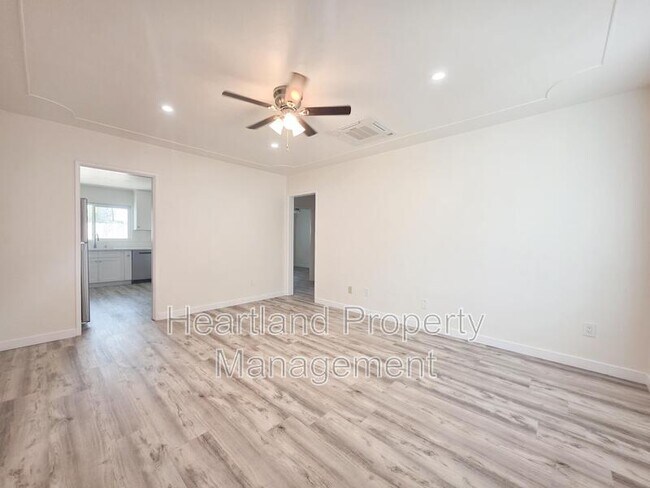 Foto del edificio - 1484 Hemlock Ave