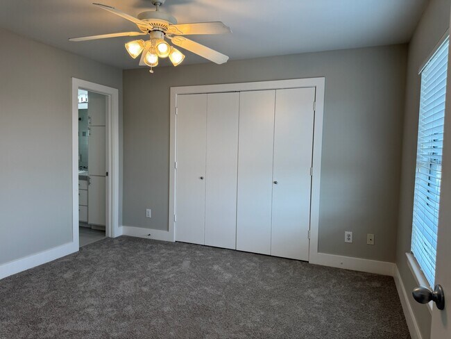 Building Photo - 9716 Linkmeadow Ln