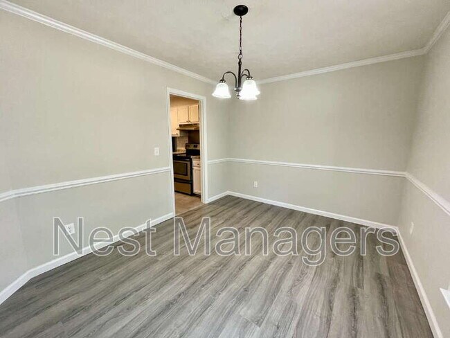 Foto del edificio - 6736 St Julian Way
