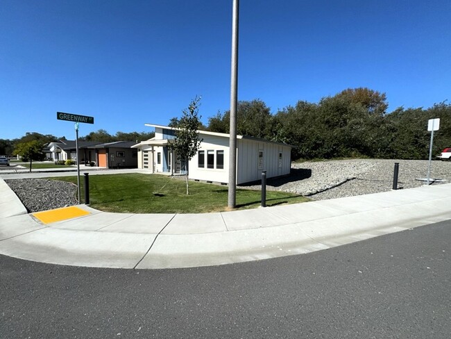 Building Photo - Senior Living Community (55+) - Built In 2...