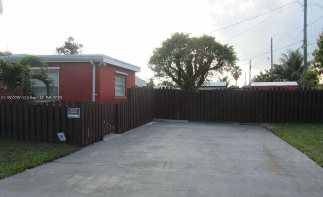 Foto del edificio - 3101 Johnson St