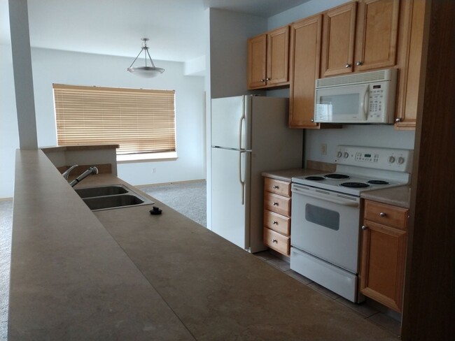 Building Photo - 504 Darby #201