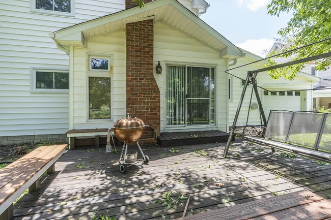 Building Photo - 105 Pleasantview St