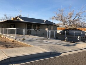 Building Photo - 707 S Norma St