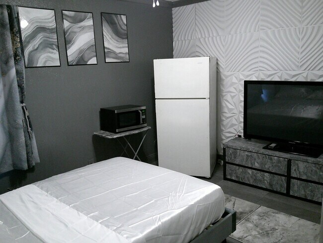 Foto del edificio - 2380 S Bardell Ave