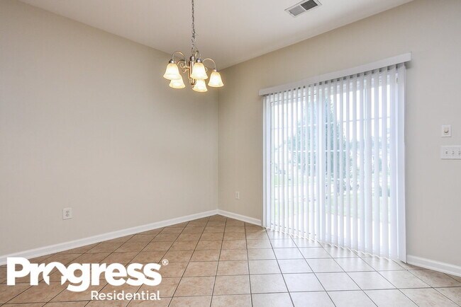 Building Photo - 617 Twain Town Dr