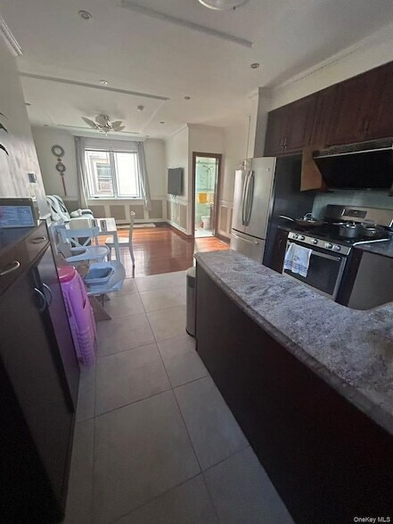 Foto del edificio - 57-12 157th St