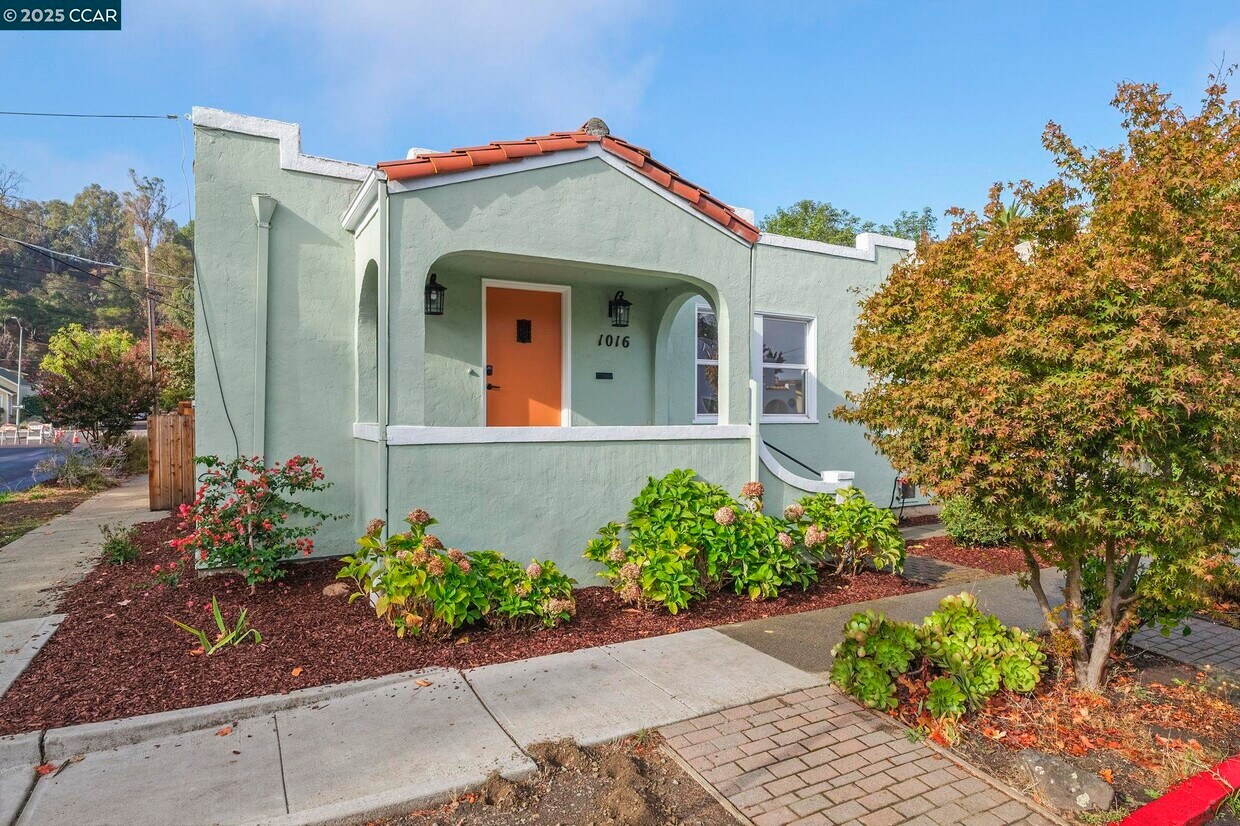 Foto principal - 1016 Castro St