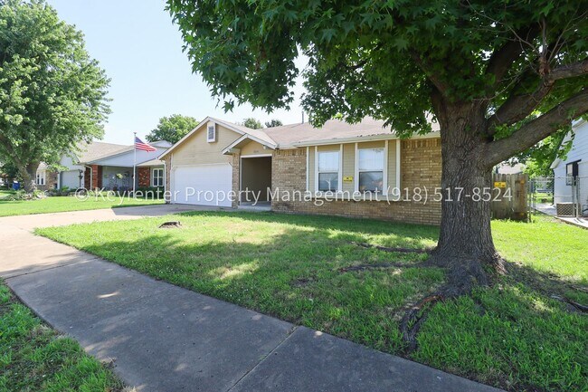 Building Photo - 3 Bed | 2 Bath in East Tulsa!