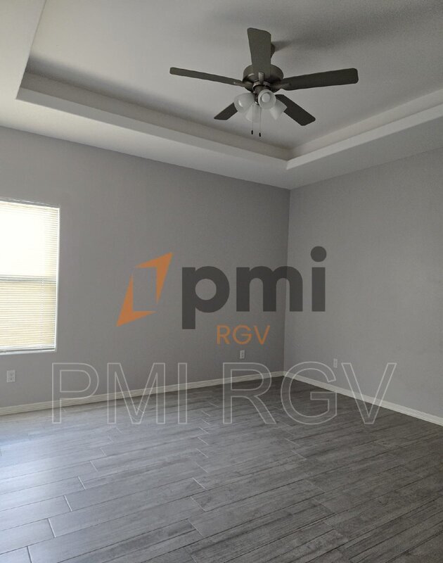 Foto del edificio - 1805 Canyon Dr